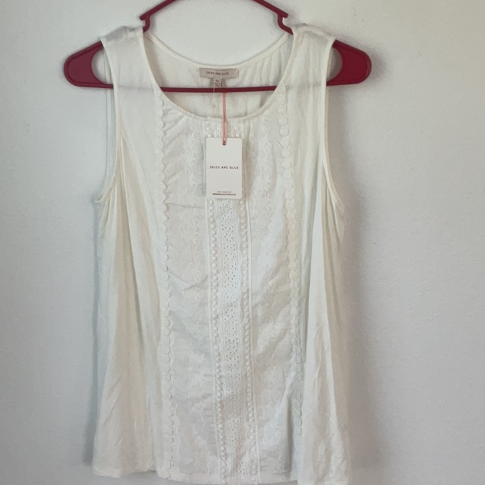 Size M Skies are Blue lace front top